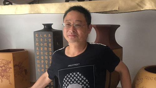 李盧春個(gè)人照片