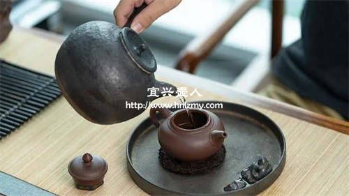 泡過茶的紫砂壺只用熱水可以去掉茶味嗎