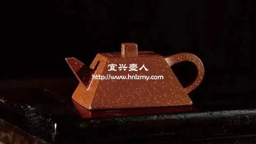 紫砂壺表面上為什么會出現白點