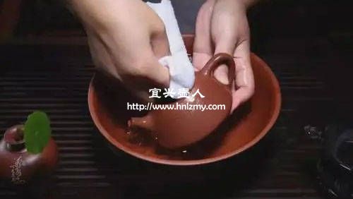 紫砂壺泡過(guò)茶后能用小蘇打清洗嗎2