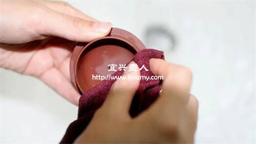 紫砂壺泡過(guò)茶后能用小蘇打清洗嗎3