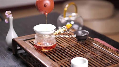 喝花茶紫泥好還是朱泥好