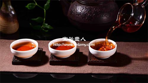 泡紅茶用紫砂壺和柴燒壺哪個(gè)好