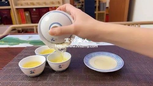 蓋碗和紫砂壺泡茶哪個好