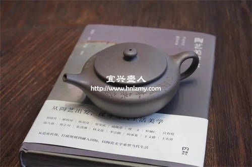 清灰紫泥紫砂壺有什么樣的特點(diǎn)