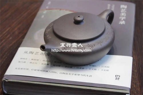 清灰紫泥紫砂壺有什么樣的特點(diǎn)