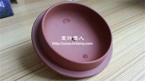 紫砂壺蓋上的小孔是用來干什么的