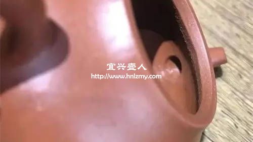 買紫砂壺怎么挑選出水孔