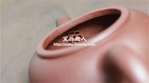 現(xiàn)在紫砂壺以網(wǎng)孔居多