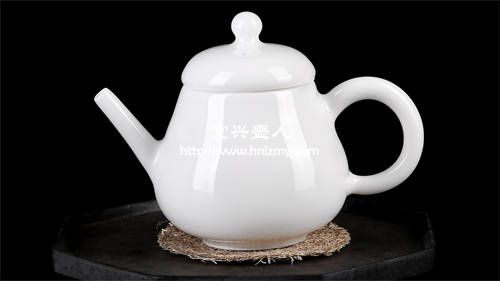 紫砂和陶瓷相比到底區(qū)別在哪里