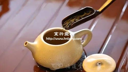 用紫砂壺泡茶水溫多少比較好3