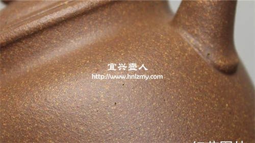 紫砂壺表面的白色亮晶晶的點