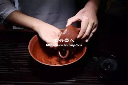 紫砂壺泡完茶需要每天清洗嗎
