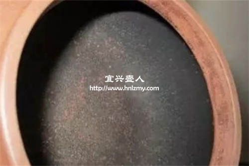 紫砂壺用久了里面有黑色污垢怎么辦