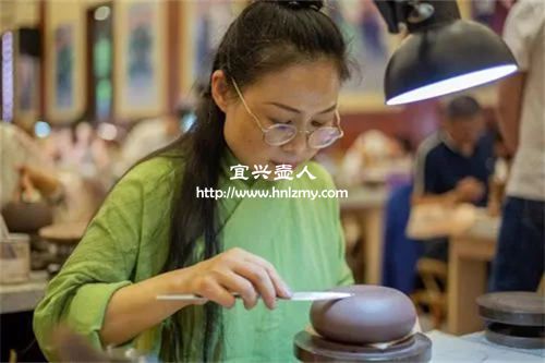 直播賣(mài)紫砂壺的都是機(jī)車壺嗎