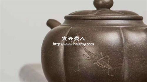 天青泥紫砂壺應(yīng)該是暗肝色