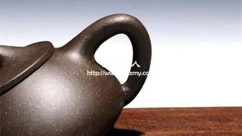 天青泥紫砂壺的顏色不是藍(lán)色或青色