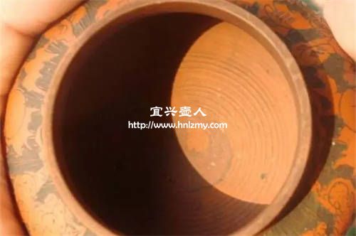 半手工紫砂壺內(nèi)壁的橫紋不整齊