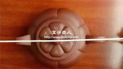 紫砂壺的標(biāo)準(zhǔn)是不是三點(diǎn)一線