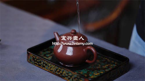 熱水澆紫砂壺有什么好處