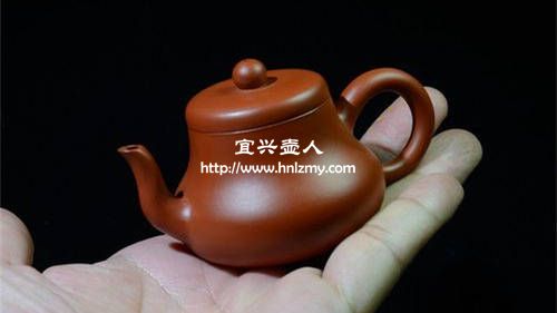 添加鐵紅粉的調色朱泥顏色太過紅艷