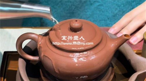 如何用開水鑒別化工紫砂壺