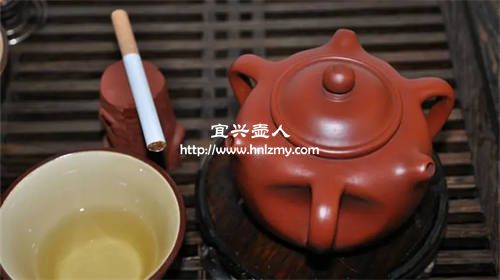 紫砂壺開水燙過后出現一層白色是打蠟壺嗎