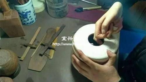 借助模具制作的化工壺