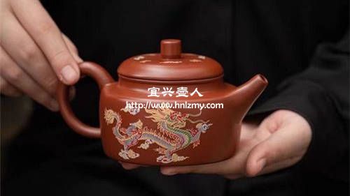 碰到熱水就變色的紫砂壺