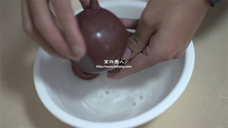紫砂壺第一次使用的清洗方法