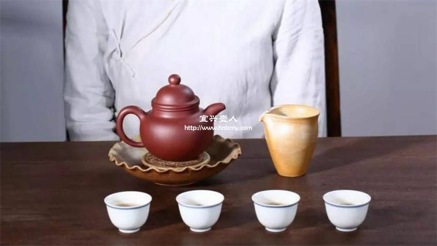舊紫砂壺泡茶