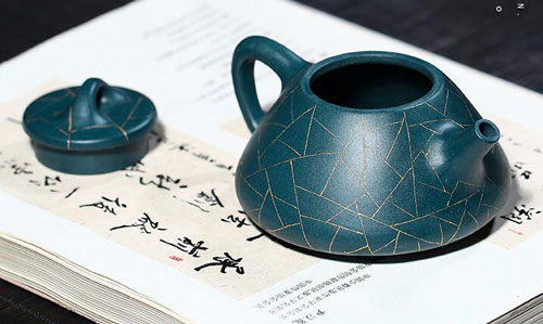紫砂壺為什么有藍色的