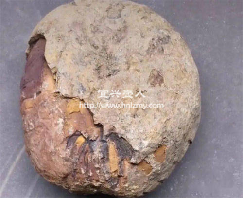 石黃泥料紫砂壺為什么是黑的