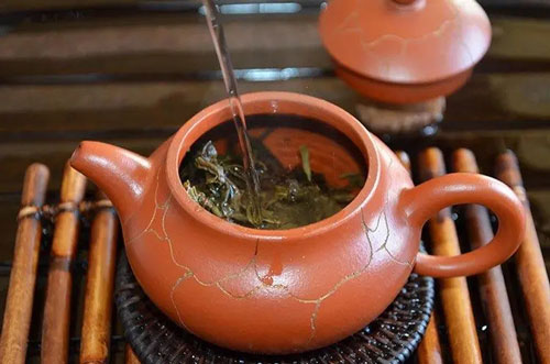 紫砂壺泡完茶后要清洗干凈，不存把茶水留在壺里