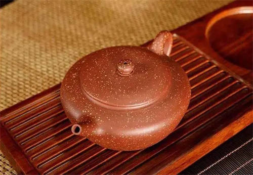 紫砂壺透氣性主要和泥料種類有關