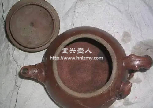 紫砂壺里邊的老茶漬怎樣去除